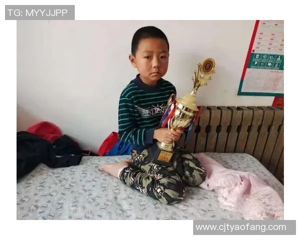 足球明星传递温暖心灵的精彩瞬间与爱心行动图片大全分享